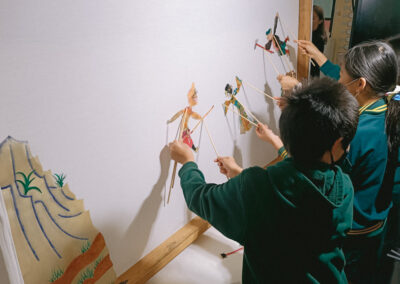 brandon-park-primary-school-students-trying-out-chinese-shadow-puppets